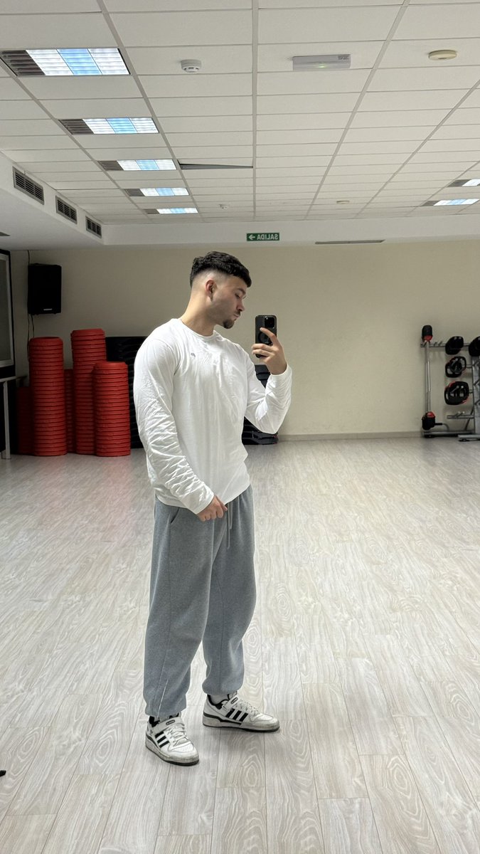 ballester.47👾 tweet media