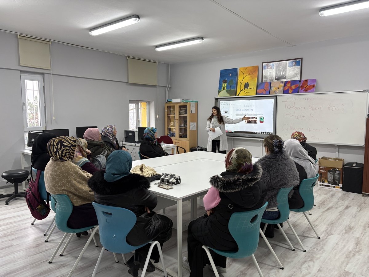 Okulumuzda 9. ve 10.sınıflarımız için veli toplantısı yapıldı. Ardından hemşiremiz tarafından velilerimize “Gıda Okuryazarlığı” konulu seminer verildi.

<a href="/tcmeb/">Millî Eğitim Bakanlığı</a>
@Yusuf_Tekin <a href="/MucahitYentur/">Murat Mücahit Yentür</a> <a href="/istanbulilmem/">İstanbul İl Millî Eğitim Müdürlüğü</a> @basaksehir_mem <a href="/ahmetcoskun6134/">AHMET COSKUN</a>
@ankaradenizz