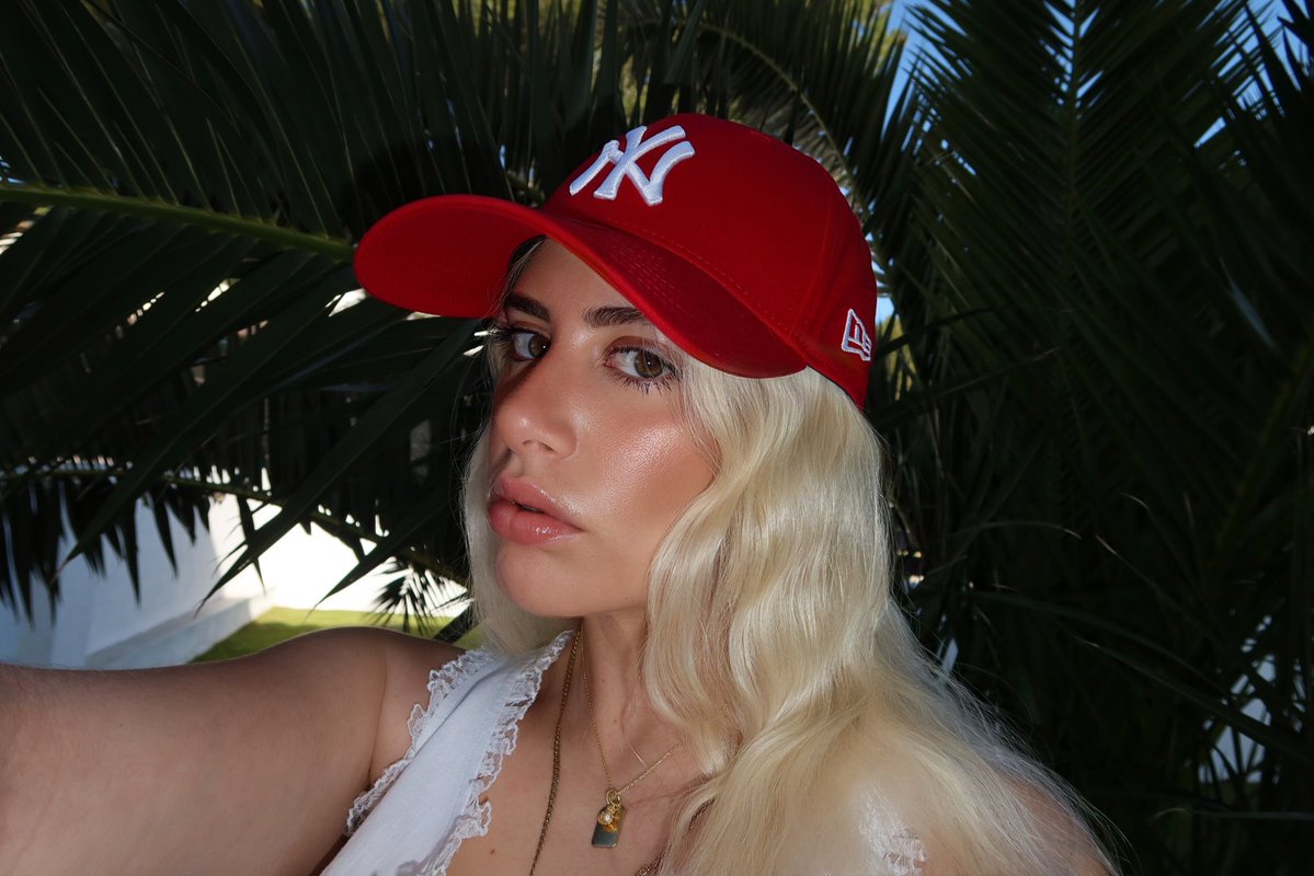 𝐆𝐨𝐝𝐝𝐞𝐬𝐬 𝐂𝐚𝐫𝐥𝐨𝐭𝐚 👸🏼 tweet media