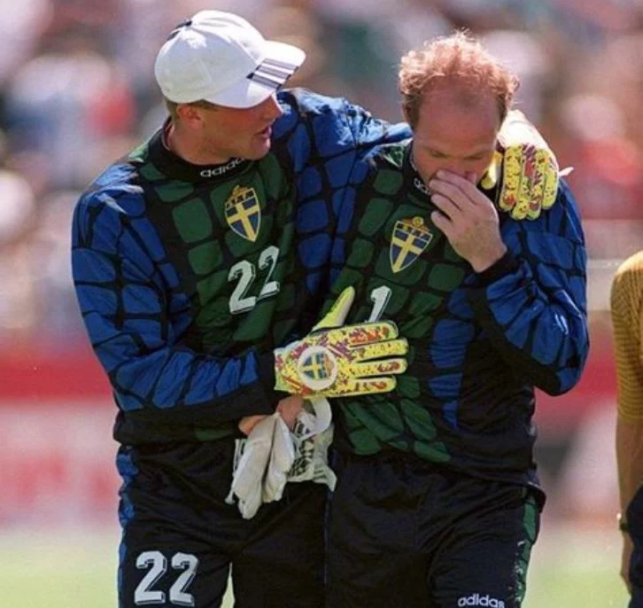 Javier París tweet media