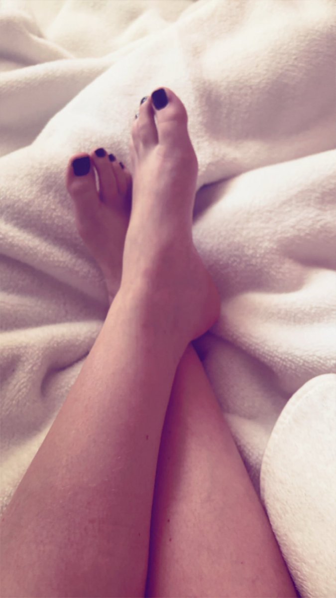 Aidafeet tweet media