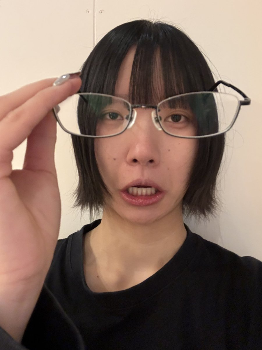 _duexi's tweet photo. みんな視力どのくらい？ https://t.co/0CZmbMGapC