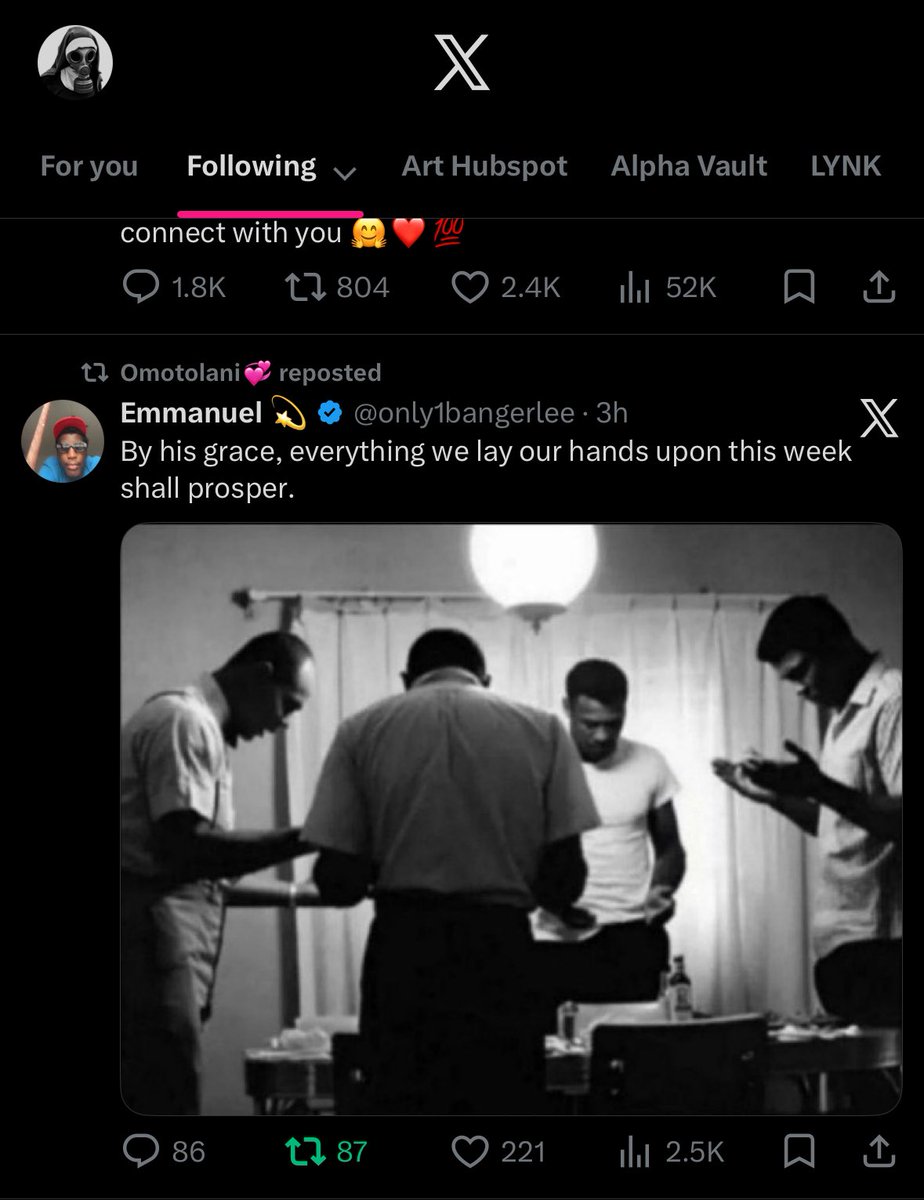 Miss.ayo.artss tweet media