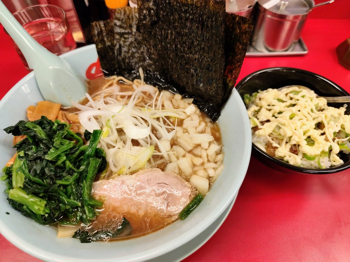 またまた山岡家

和節とんこつ醤油ラーメンと
ネギマヨチャーシュー丼💕

次こそ 次の限定こそ
旨塩まぜそばが来ますように！！！
(ずーっと同じこと言っててすみません🥹)
