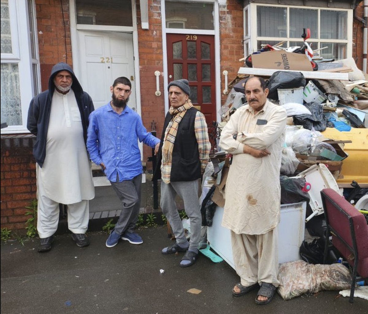 Francis Dashwood tweet media