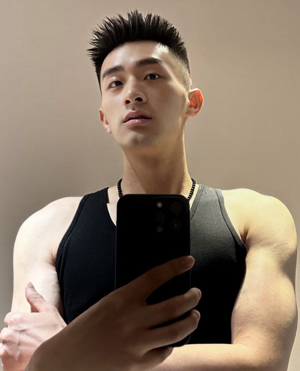 大棒哥-s先生（互推/接推广） tweet media