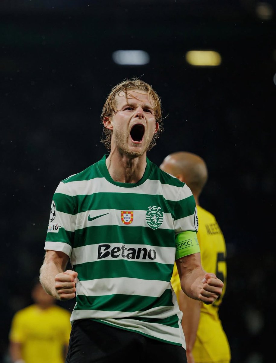 DTransferencias's tweet photo. 🚨 Sporting CP vai permitir a saída de Morten Hjulmand por 𝟰𝟬 𝗠𝗜𝗟𝗛Õ𝗘𝗦 𝗗𝗘 𝗘𝗨𝗥𝗢𝗦 no mercado de transferências, segundo o @Record_Portugal. https://t.co/fMOJLXisor