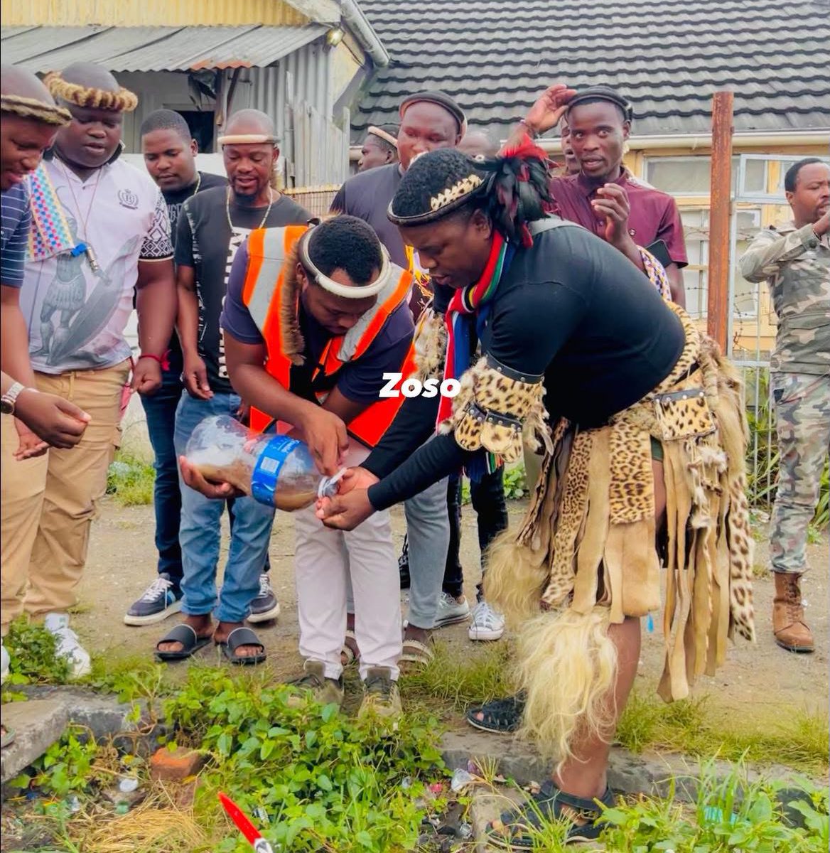 Inqubeko_Media's tweet photo. Men from KwaZulu-Natal, led by Ngizwe Mchunu and Phakelumthakathi, along with prominent activist Jacinta Ngobese, have arrived in the Eastern Cape in support of a planned march against illegal foreign nationals.

The demonstration is primarily aimed at opposing the recognition of Nigerian national Solomon Ogbonna Eziko, who has been identified as “Igbo.” Protesters argue that this title and position are unlawful within South Africa and are calling on the government to intervene, take action, and deport those involved.

Although the march is largely centered on the Igbo matter, it is also reported to extend to broader concerns regarding undocumented foreign nationals. Organisers say they are demanding that authorities enforce immigration laws and take decisive steps against all individuals residing in the country illegally.
