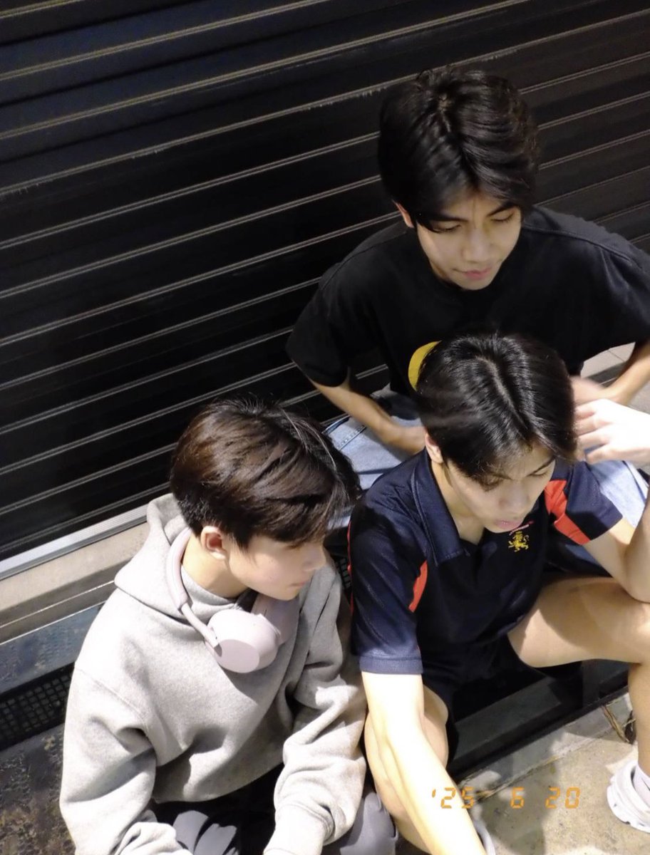 Voska.krin tweet media