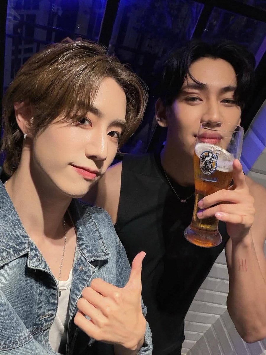 รูปคู่มาเเล้ววววววววจะบ้าาาามาค่ะรีไปโลดเเจก1,000/1รางวัลลลลลค่ะพี่😭😭😭😭