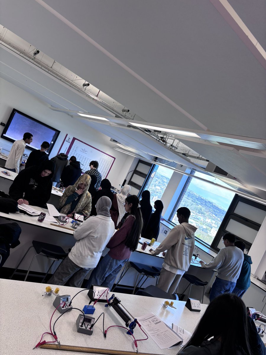 AstreaAcadSheff's tweet image. Easter revision is underway and we've had a fantastic first day. Congratulations to all the scholars who arrived on time and are making the most of it! Can't wait to see more of you over the next few days.
#AAScommunity #revision