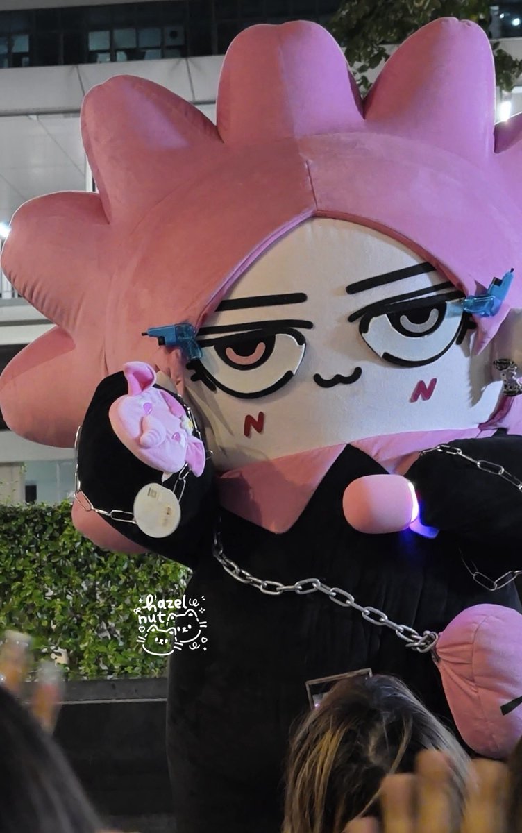 ༘⋆ 𝐡𝐚𝐳𝐞𝐥𝐧𝐮𝐭 𓍢ִ໋🍂 ༘ tweet media