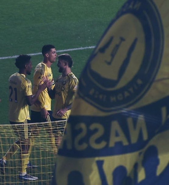 روان tweet media