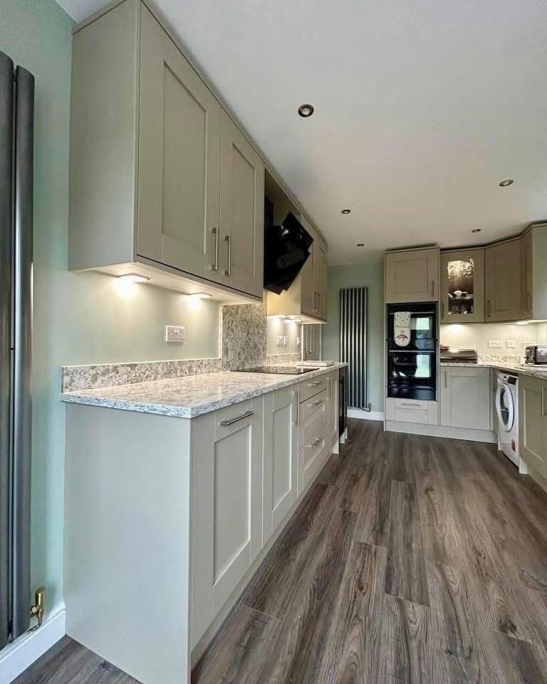 allaboutnewport's tweet image. Who else is dreaming of a new kitchen or refresh this year? 👍

Let’s make those dreams  a reality. 

We don’t just sell kitchens, we create experiences. 

📞 Finson Interiors 01952 977964 or allaboutnewport.co.uk/newport-shrops…

#NewYearNewKitchen #KitchenGoals #HomeRenovation #Interior