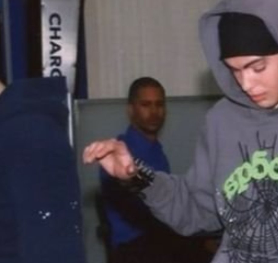 personalfindings tweet media