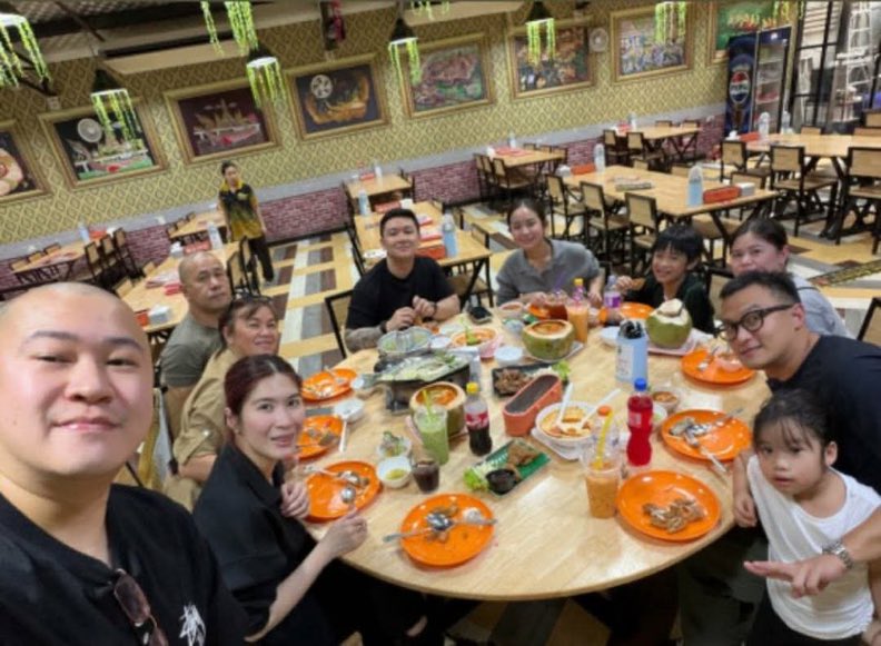 kryzrei_'s tweet photo. sa sobrang lowkey at private ni Caprice, magugulat ka na lang nasa Thailand na pala sya, wala manlang kahit ano balita 😭🤚🏻 https://t.co/22T65uhZ3R