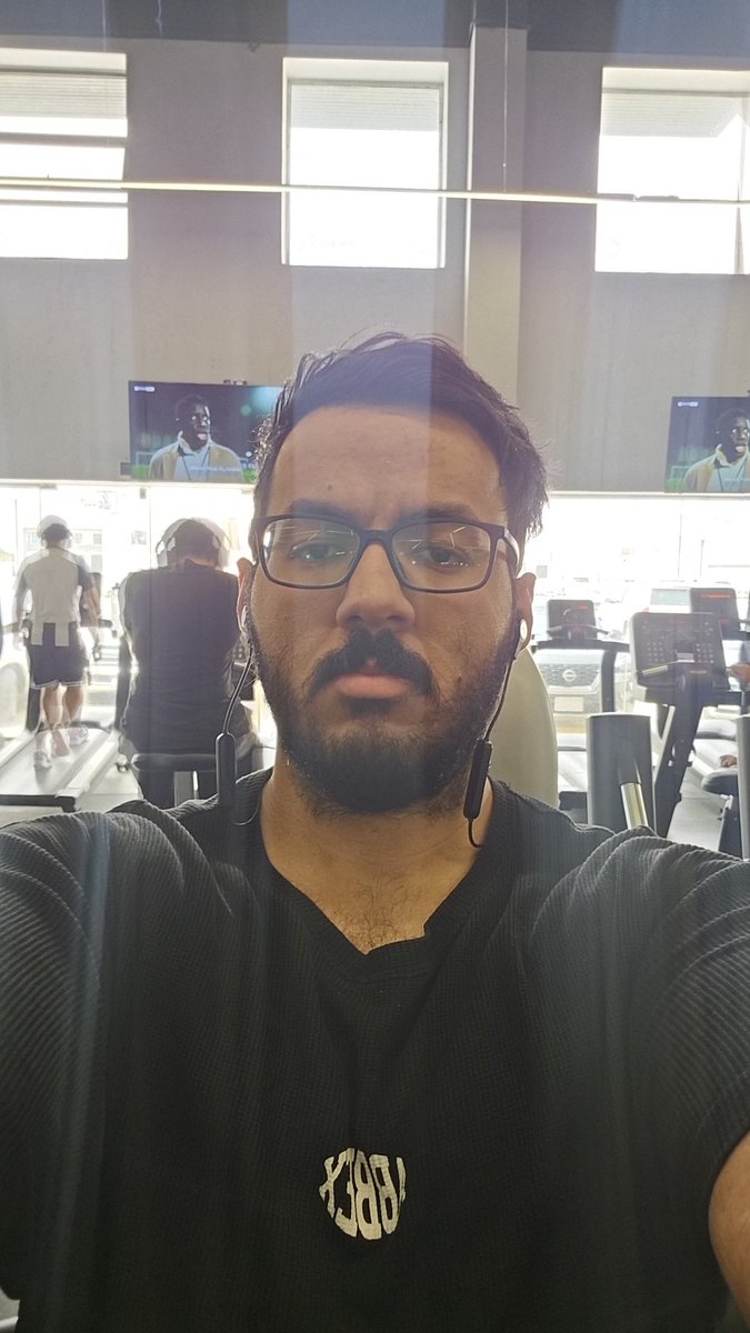 المليوني زعزع ‎#AiShow_1M 🇸🇦 tweet media