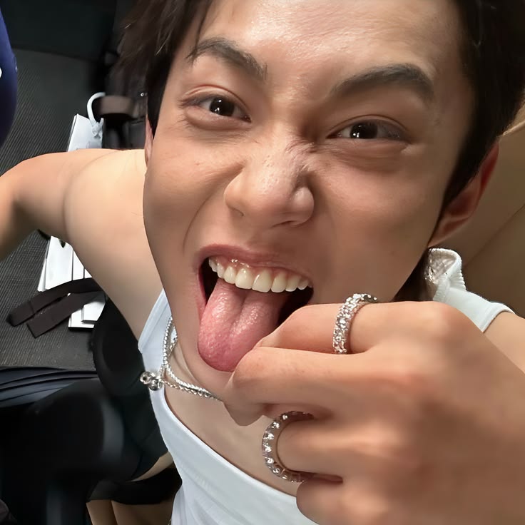 ☆.𖦹⋆ yukie tweet media