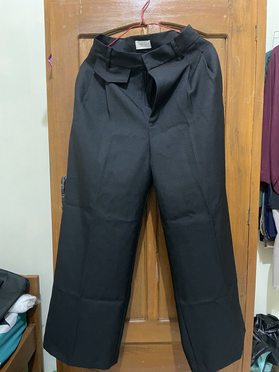 mrkbbhx's tweet photo. wts | want to sell 

oro pants wear yeona black ukuran L

💸 https://t.co/vt4Q1Qs24c 

• masih bagus
• tidak ada noda minus potongan satu lipetan
• harga include all
• bisa co shopee https://t.co/Z7vSWjZax7