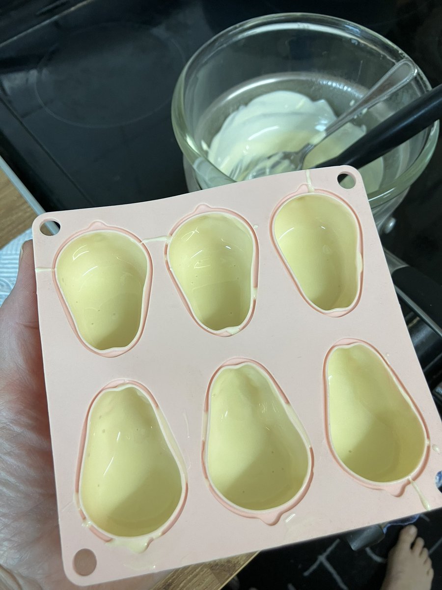 karen thompson tweet media