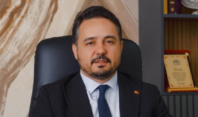 AK PARTİ UŞAK İL BAŞKANI HİMMET YAŞAR SON GÜNLERDE YAŞANAN GELİŞMNELERLE İLGİLİ BİR BASIN AÇIKLAMASI YAPTI. usakesnafhaber.com/ak-parti-usak-…