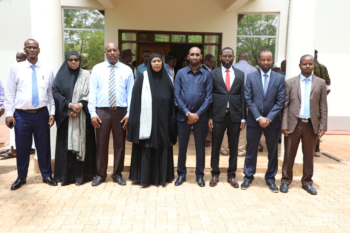 MohamedAKhalif's tweet photo. We are scaling up efforts to streamline our human resource management and strengthen public service delivery.

​This morning, I was honoured to witness the swearing-in ceremony of the new Mandera County Public Service Board members in Mandera Town. This team brings extensive experience and professionalism that will be vital in enhancing efficiency across our county departments.

​I extend my best wishes to the new members and assure the Board of my full support as they undertake the crucial mandate of transforming and strengthening the public service in Mandera County.