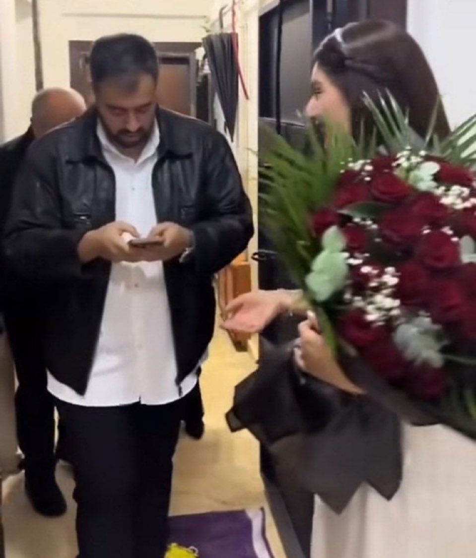 rhive🪭 tweet media