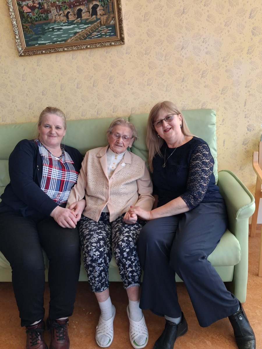 PLinCzechia tweet media