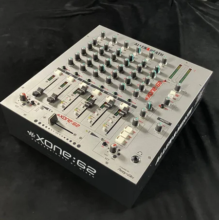 1484shibuya's tweet photo. 【中古】ALLEN&HEATH / XONE:62
Xone:62は2002年と2003年のベストクラブミキサーを受賞したHOUSE系クラブミキサーの定番。
4バンドEQを搭載した4つのデュアルステレオチャンネルは自由にクロスフェードアサイン可能で、様々なミックススタイルやパフォーマンススタイルに対応します。
#ALLENHEATH #DJ https://t.co/9B46Yrm5G7