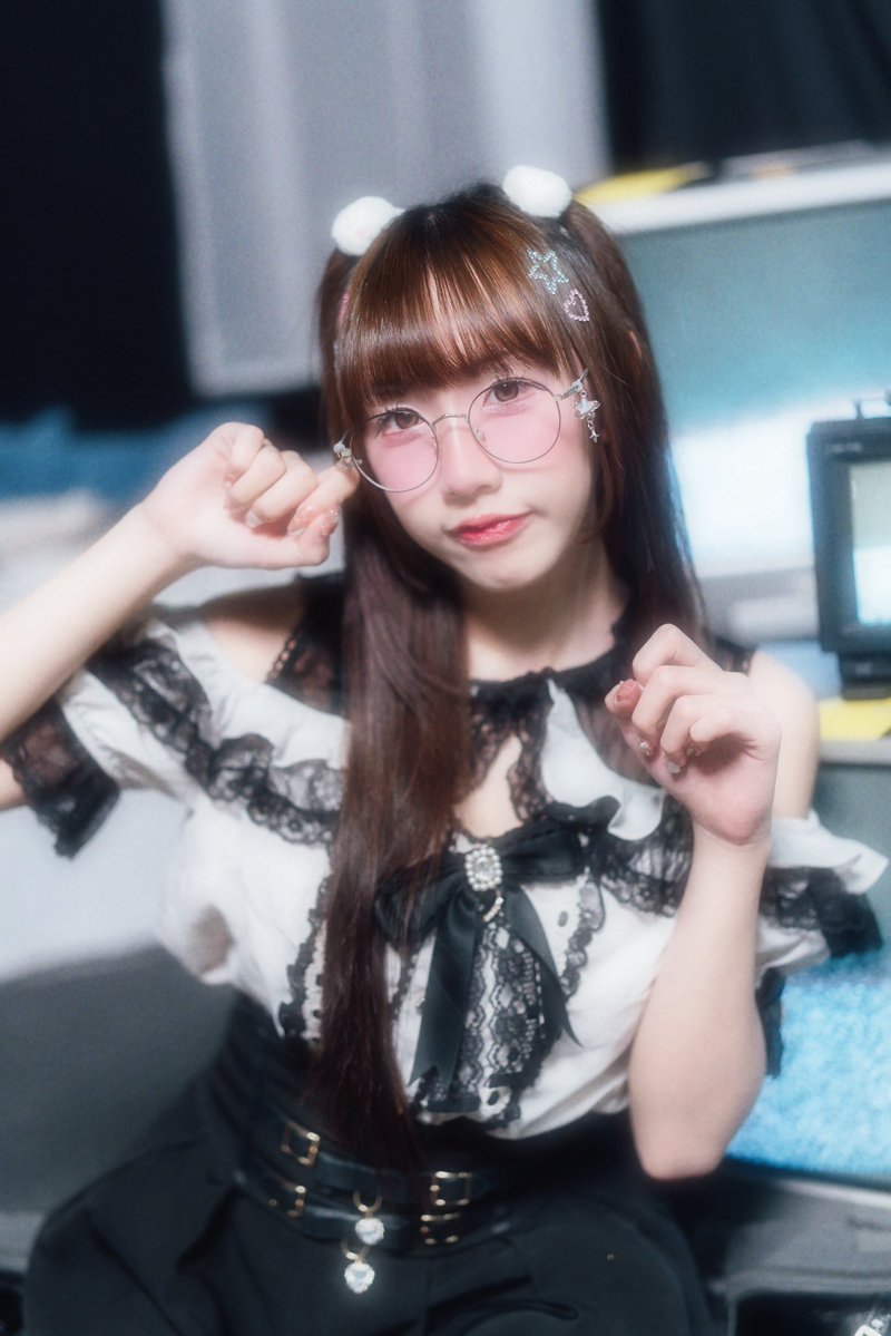 สาแก่ใจใช่มั้ย
ที่เธอทำเหมือนฉันไร้ความหมาย
สาแก่ใจรึไง
ทำฉันเจ็บใจจนแทบอยากตาย

#ClaireViNX #ViNX #ヴィンス #jiraikei #idol