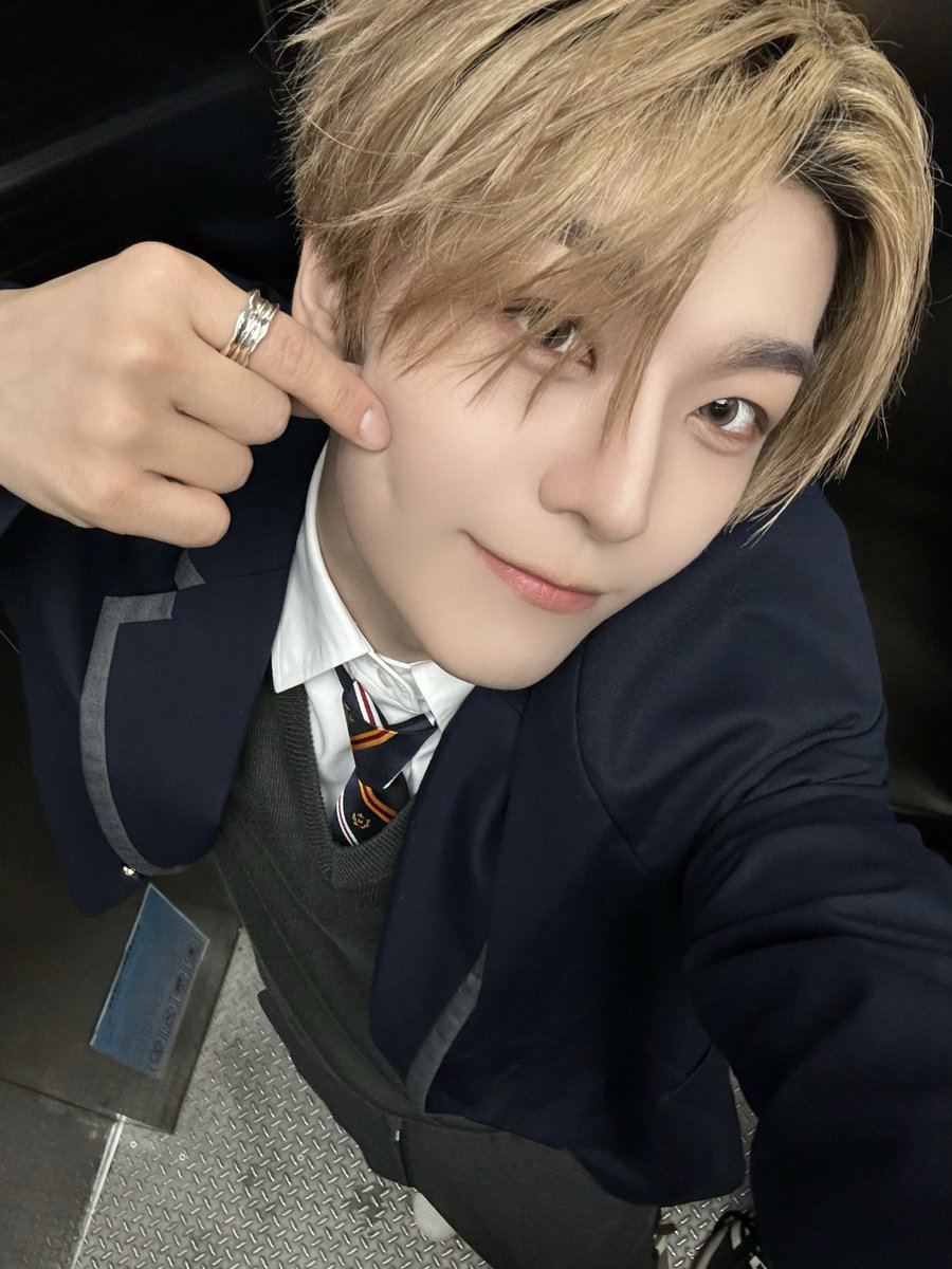 롱른 아카이브 tweet media