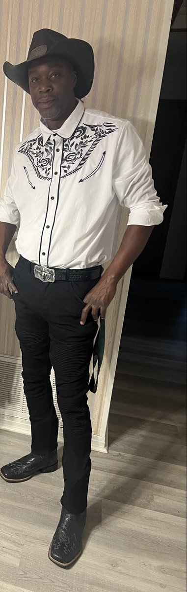 MrFeelEveryInch's tweet photo. Cowboy Themed Party✌🏾 https://t.co/cxfe4HxVLM