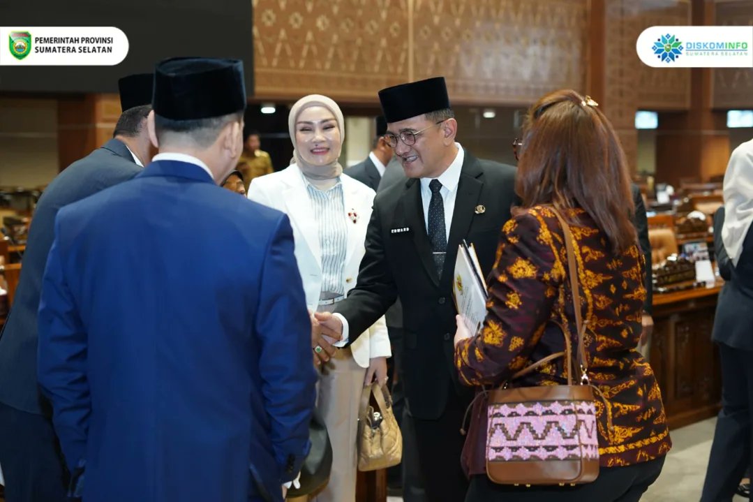 Sekda Sumsel H. Edward Candra mengikuti Rapat Paripurna XXXIV (34) dengan Agenda Penyampaian Laporan Hasil Kerja Sementara Pansus DPRD Sumatera Selatan bertempat di Rapat Paripurna DPRD Sumsel, Senin (30/3/2026)

#GubernurSumsel
#WakilGubernurSumsel
#HermanDeru
#CikUjang