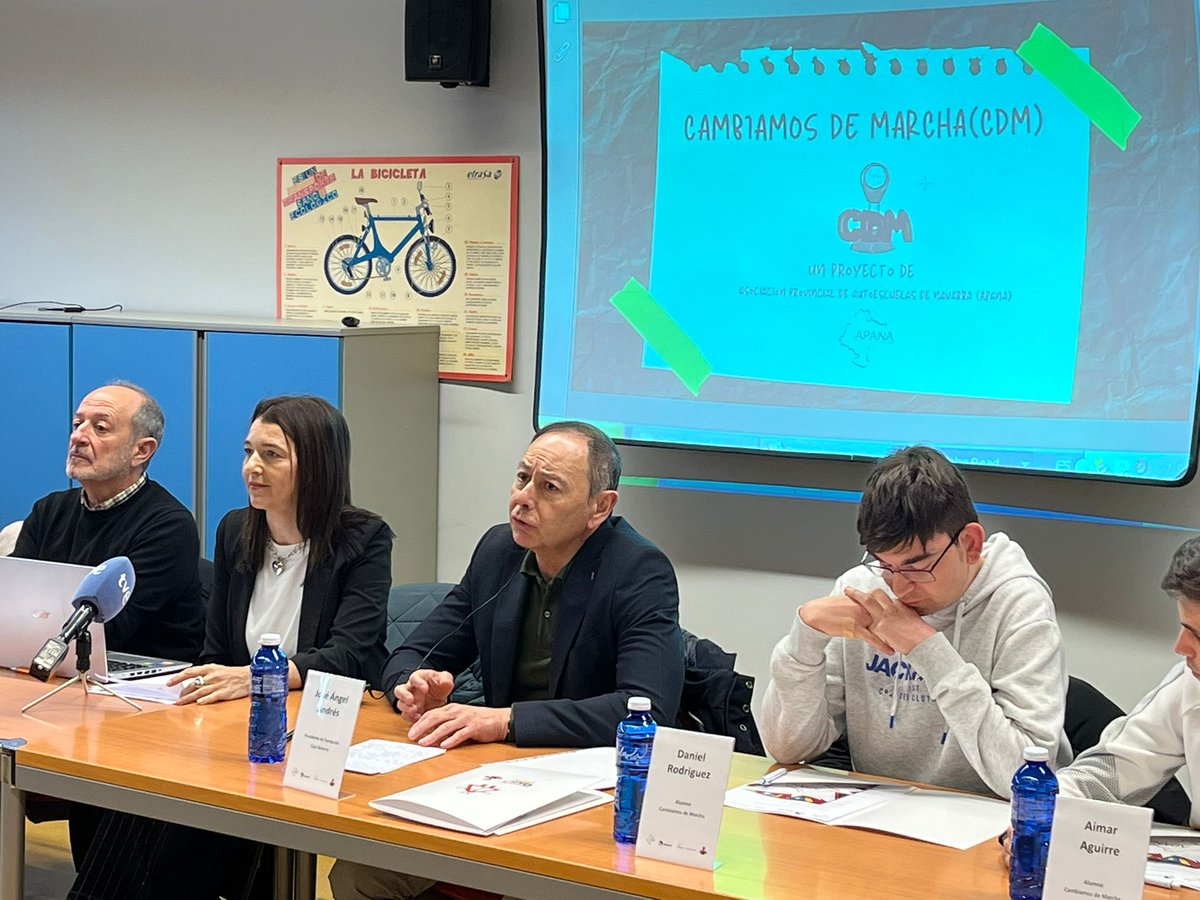 FundaciónCajaNavarra tweet media