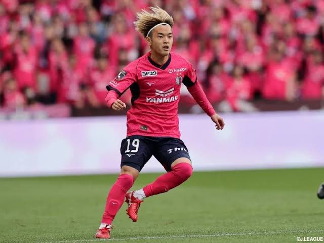 Évaluation des recrues/6
🌸Shion Honma 🌸
Deuxième période de prêt pour l'ailier appartenant à Urawa. Cette fois, ce sera pour la durée du tournoi.
En 2025, en concurrence avec Thiago, sa saison avait été entachée d'une blessure mais il avait fait de bonnes entrées.
#セレッソ