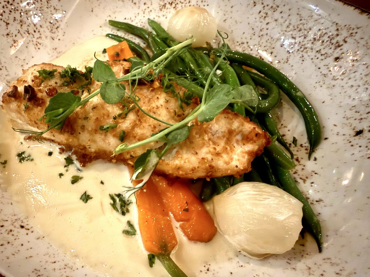 drcraigwax's tweet photo. HAZLENUT CRUSTED HALIBUT
Green beans, sauteed spinach with garlic, pomegranate molasses, hazelnut sauce
#HealthIsNumber1 #HINO #RealFood 
https://t.co/U15WsLDR2n https://t.co/pX6LY42O2o