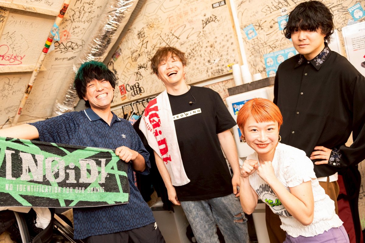 asaken777999's tweet photo. 昨夜はAmelie一夜限りの復活ライブご来場ありがとうございました。
約五年の歳月を経てみんなで大合唱できた瞬間は一生忘れない
本当にありがとう
またいつか
photo by @SOxWHAT_88 https://t.co/hDKVROD5WL