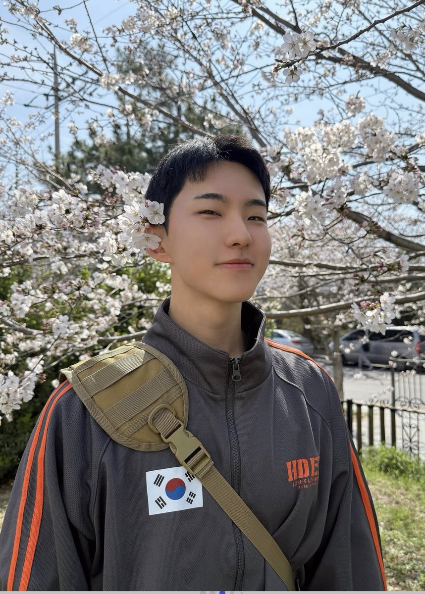 𝑿𝒖 tweet media