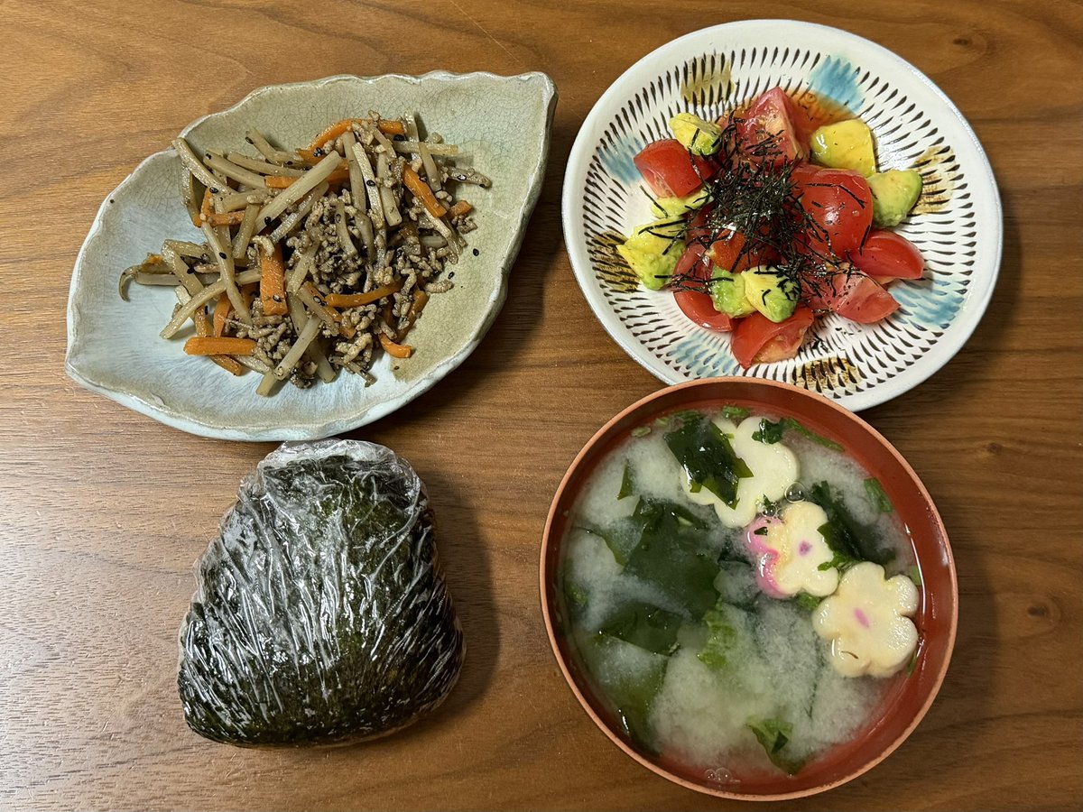 fuyukodiet's tweet photo. 夕食
これとヨーグルトだよ
程よくおなかいっぱい

#食事記録 https://t.co/BUknQXqiVD