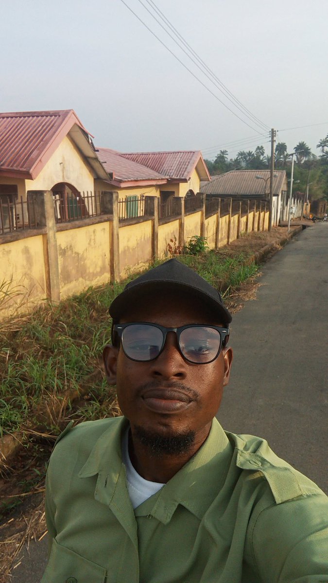 Stefan 𓃵 | Graphic Designer tweet media