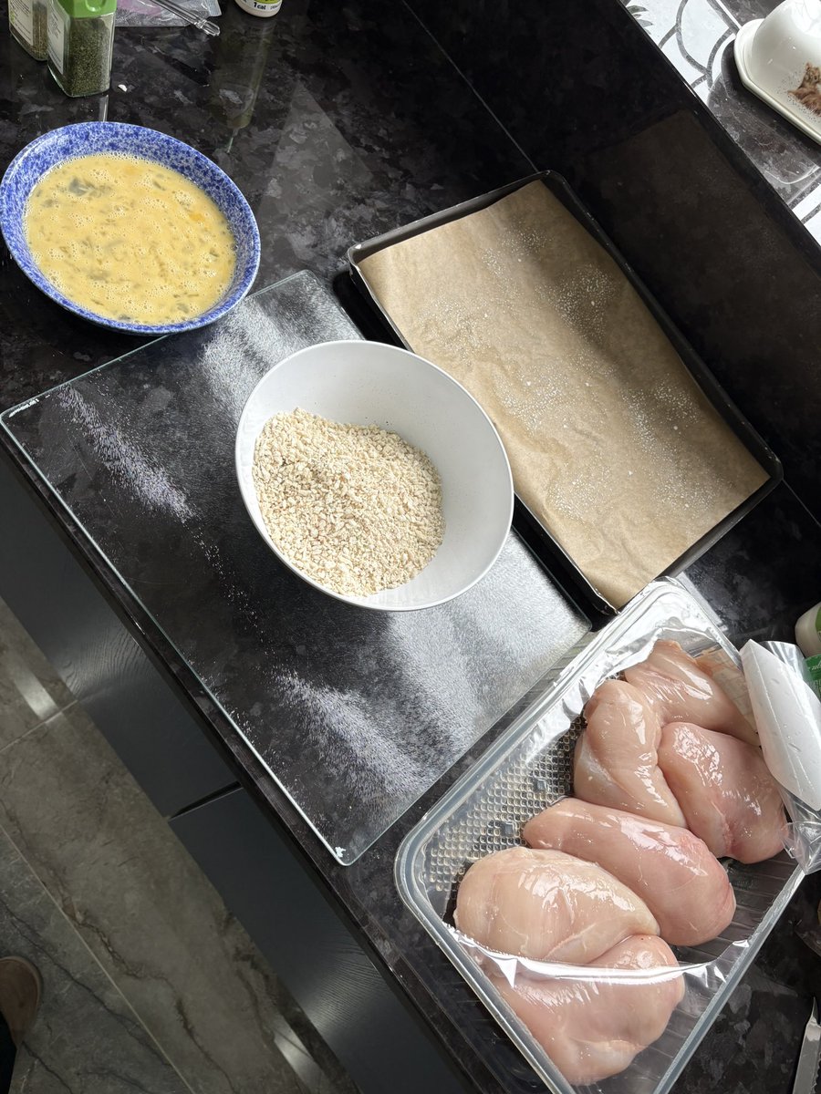 pinkpanda_23_'s tweet image. Life took over this weekend &amp;amp; probably will all week as I’m tying all my projects off to take leave for my breast reconstruction surgery. Yesterday I cooked for a few of us, Chicken Parmigiana &amp;amp; Dauphinois 😮‍💨 #TopChef