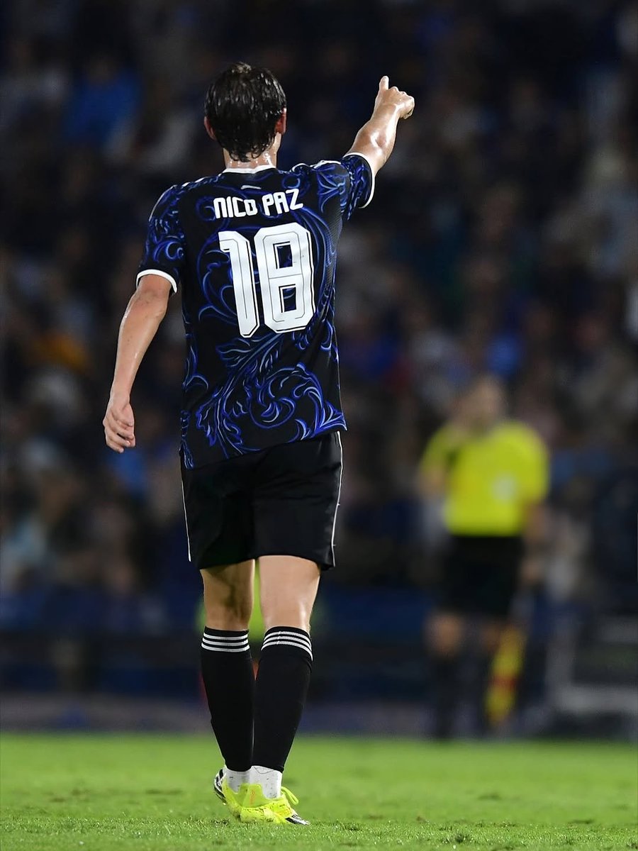 _PointDePenalty's tweet photo. Finalement est-ce que c’est pas ce flocage qu’il faut mettre sur le maillot de l’Argentine ? https://t.co/EguKyBvedT