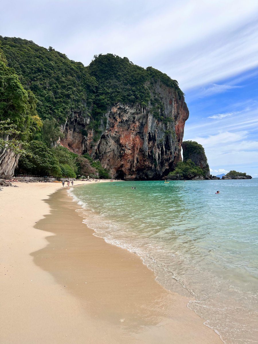 GlobalStatsX's tweet photo. The 40 Most Beautiful Countries in the World

1. 🇦🇺 Australia
2. 🇲🇽 Mexico
3. 🇧🇷 Brazil
4. 🇺🇸 United States
5. 🇨🇳 China
6. 🇮🇳 India
7. 🇨🇦 Canada
8. 🇮🇩 Indonesia
9. 🇫🇷 France
10. 🇨🇴 Colombia
11. 🇪🇸 Spain
12. 🇯🇵 Japan
13. 🇿🇦 South Africa
14. 🇹🇭 Thailand
15. 🇮🇹 Italy
16. 🇹🇿 Tanzania
17. 🇵🇪 Peru
18. 🇦🇷 Argentina
19. 🇻🇪 Venezuela
20. 🇪🇨 Ecuador
21. 🇲🇾 Malaysia
22. 🇵🇭 Philippines
23. 🇨🇷 Costa Rica
24. 🇻🇳 Vietnam
25. 🇵🇦 Panama
26. 🇰🇪 Kenya
27. 🇳🇿 New Zealand
28. 🇧🇴 Bolivia
29. 🇬🇧 United Kingdom
30. 🇭🇷 Croatia
31. 🇮🇸 Iceland
32. 🇵🇹 Portugal
33. 🇨🇱 Chile
34. 🇳🇦 Namibia
35. 🇬🇷 Greece
36. 🇱🇰 Sri Lanka
37. 🇳🇴 Norway
38. 🇹🇷 Türkiye
39. 🇳🇵 Nepal
40. 🇨🇭 Switzerland

📊 Source: Condé Nast Traveler