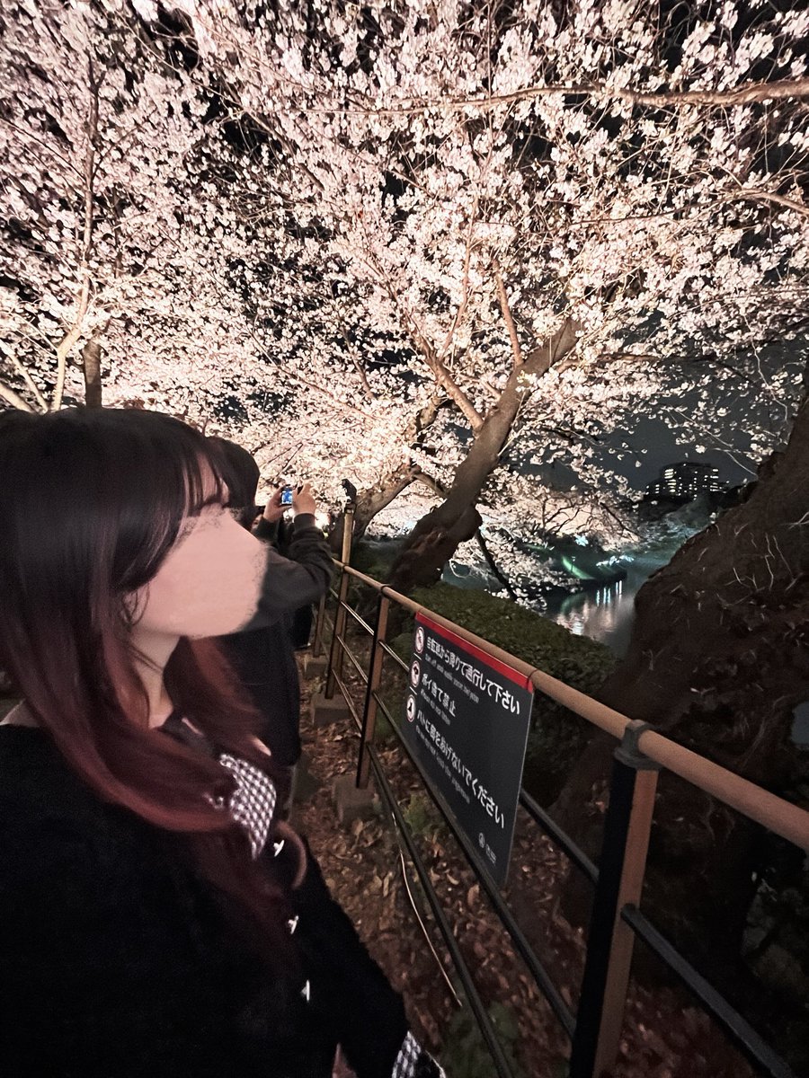 しろな tweet media