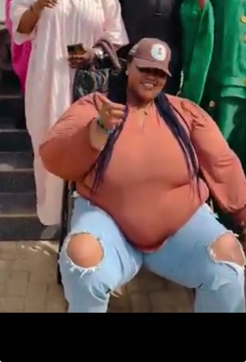 honest fan 👹 tweet media