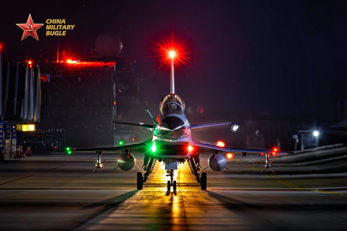 ChinaMilBugle's tweet image. Day and Night Training: 
Photos show #J10 fighter jets attached to an air force unit under Chinese #PLA Southern Theater Command participating in round-the-clock  training exercise.

#AirForce
#Aviation #Sortie
#Chinamilitary #ChinaMilBugle
