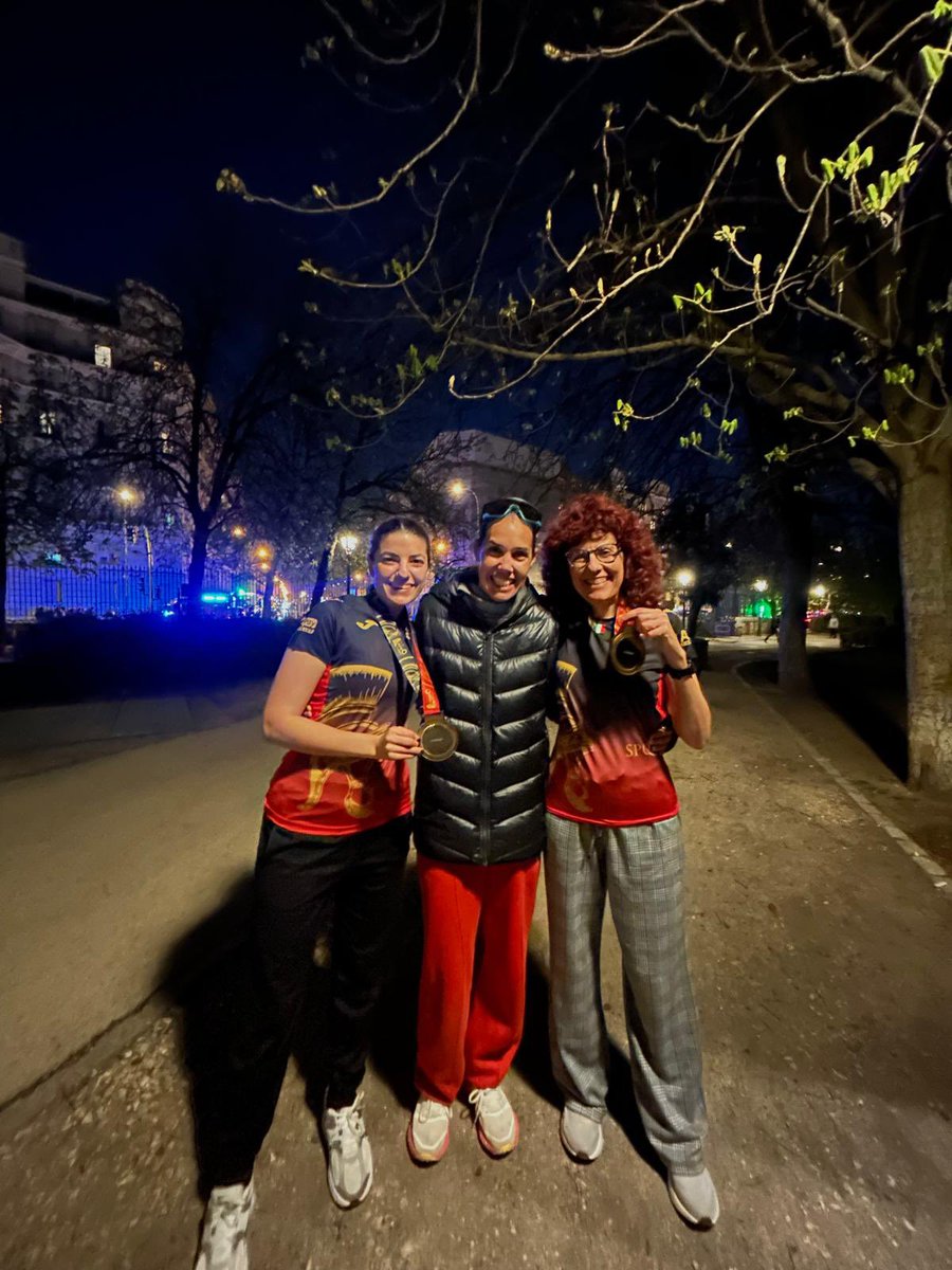 victor3000obst's tweet photo. No hay nada mรกs bonito que compartir.๐
Madre e hija juntas en el #maratonroma. ๐ฎ๐น
Desde el metro 1 al 42.195m. ๐โโ๏ธ
PASIรN. AMOR. โค๏ธ
Vgrunning ๐๐ปโโ๏ธโโก๏ธ๐โโ๏ธ๐๐ปโโ๏ธโโก๏ธ๐โโ๏ธ๐๐ปโโ๏ธโโก๏ธ๐โโ๏ธ๐๐ปโโ๏ธโโก๏ธ๐โโ๏ธ๐๐ปโโ๏ธโโก๏ธ๐๐ปโโ๏ธโโก๏ธ๐โโ๏ธ
#clubrunning #entrenador https://t.co/71PrPVmhLH