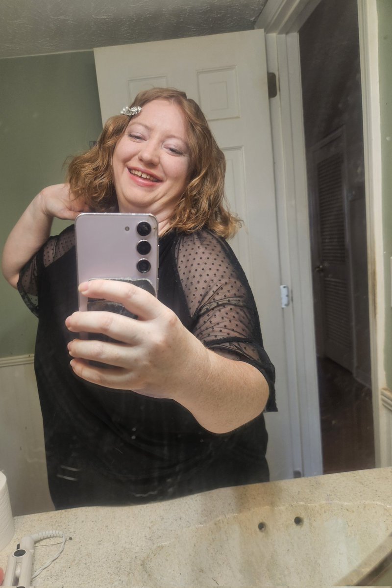 Sarah Dickens tweet media