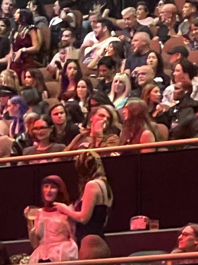 ⟣peach⟢ tweet media