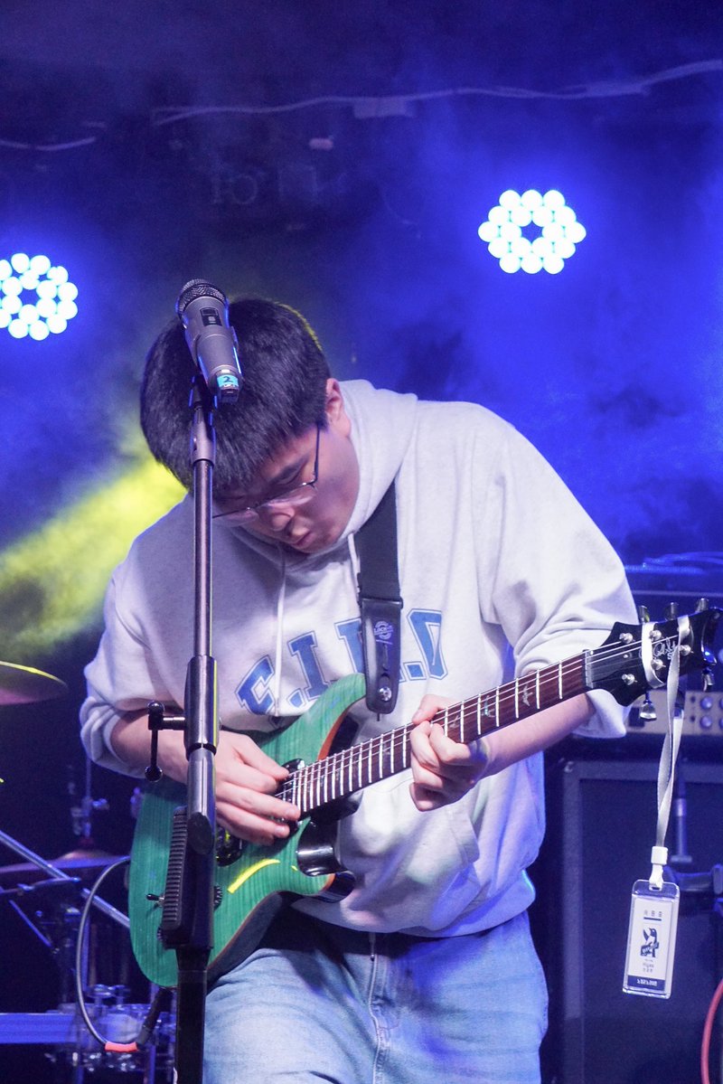 안경환 // Hiyas tweet media